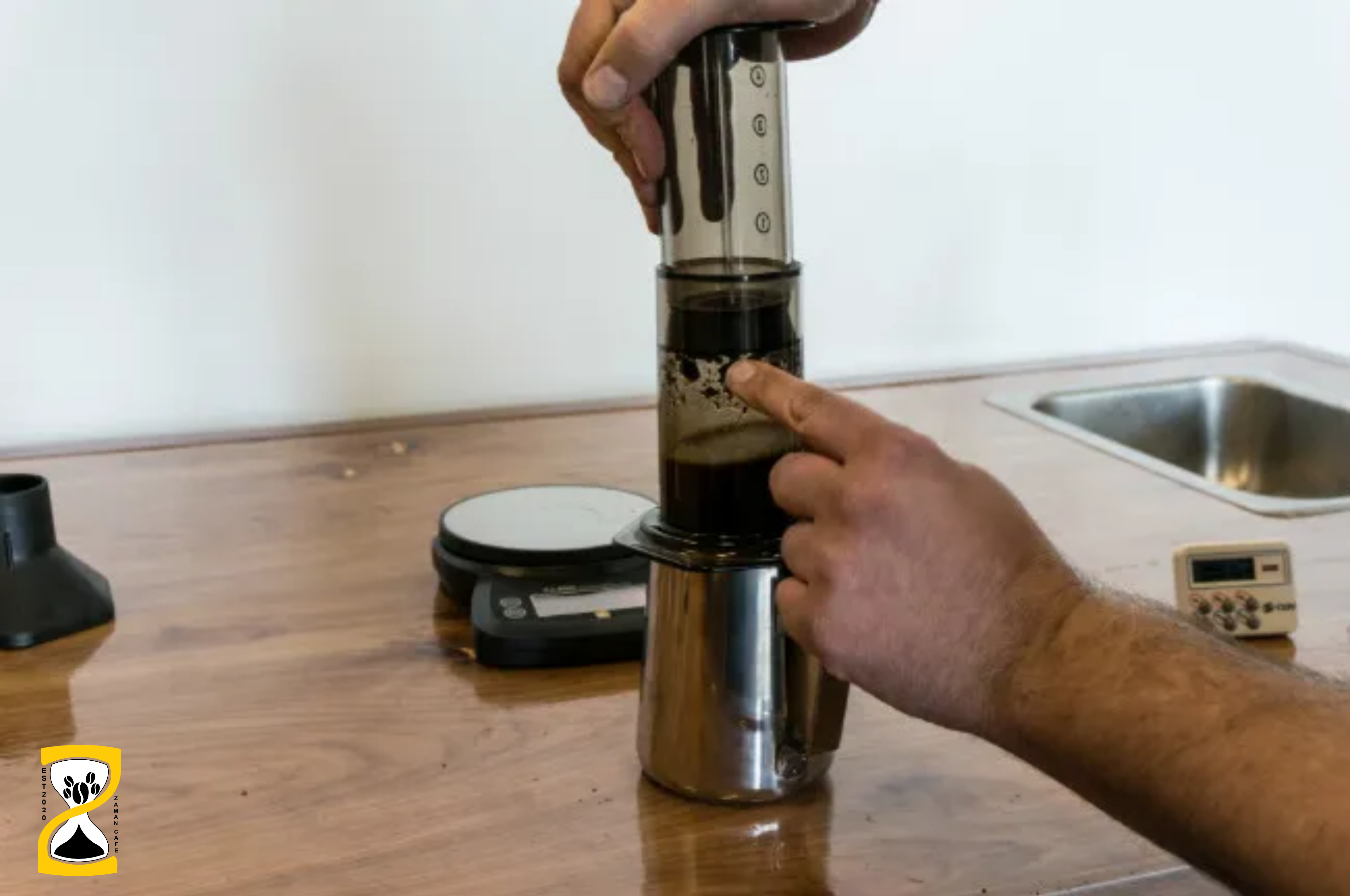 قهوه Aeropress - تلنگر و شیرجه رفتن