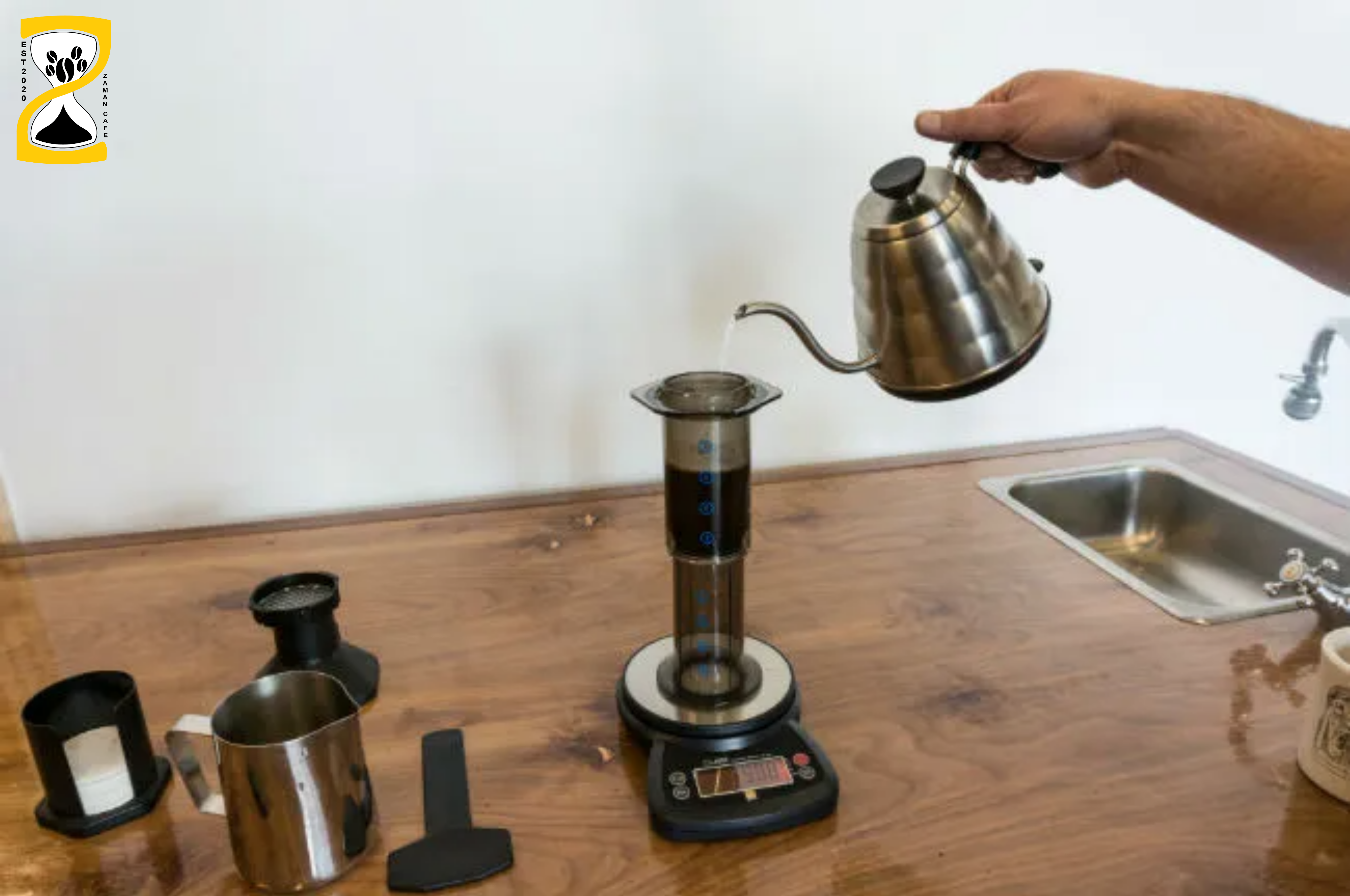 قهوه AeroPress را آب گرم بریزید