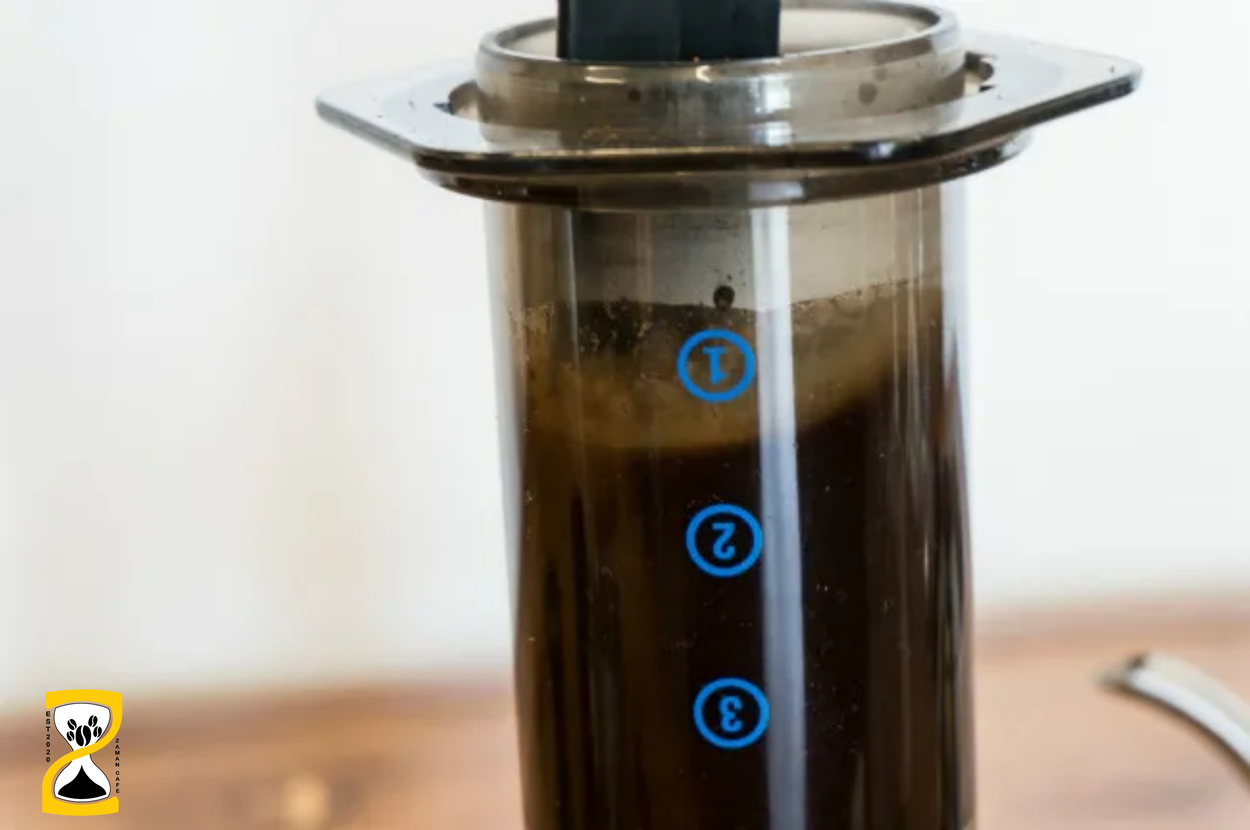 قهوه Aeropress را با پارو هم بزنید